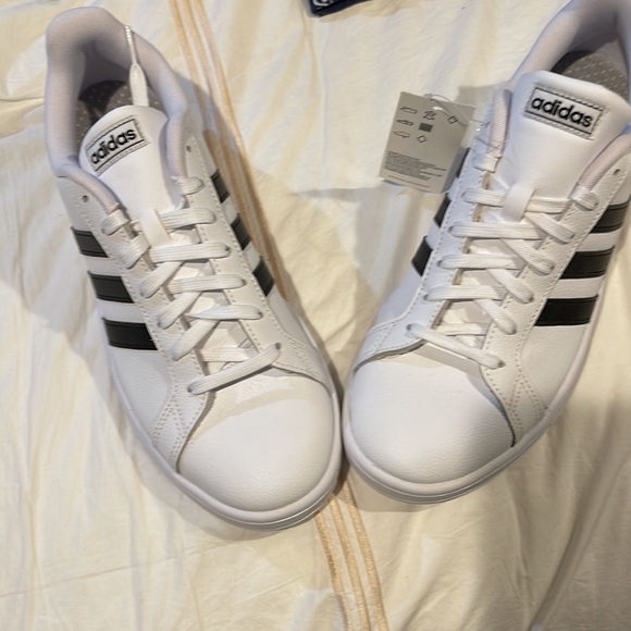 Adidas - Picture 5 of 6